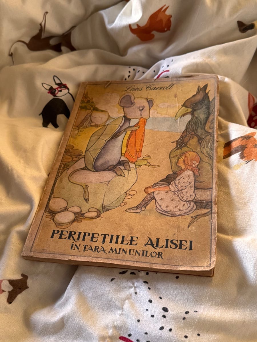 PERIPEȚIILE ALISEI ÎN ȚARA MINUNILOR