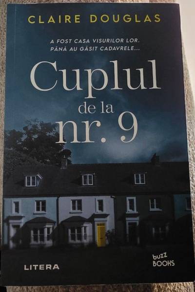 Cuplul de la nr. 9